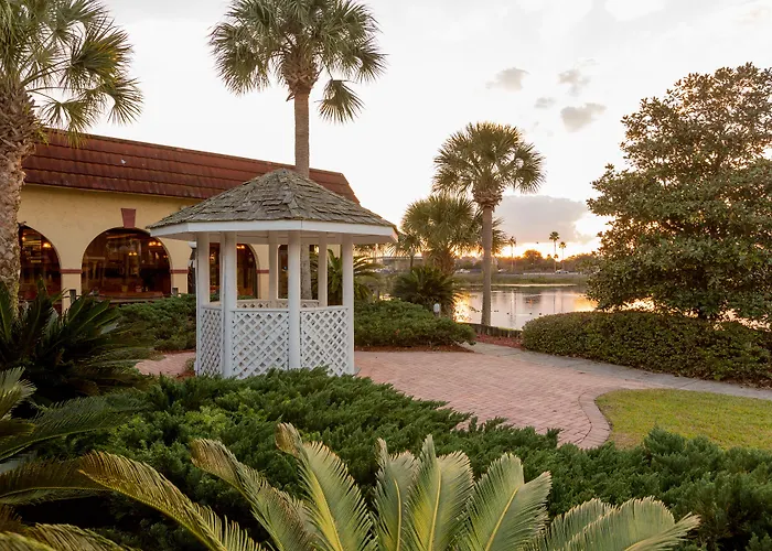 Maingate Lakeside Resort